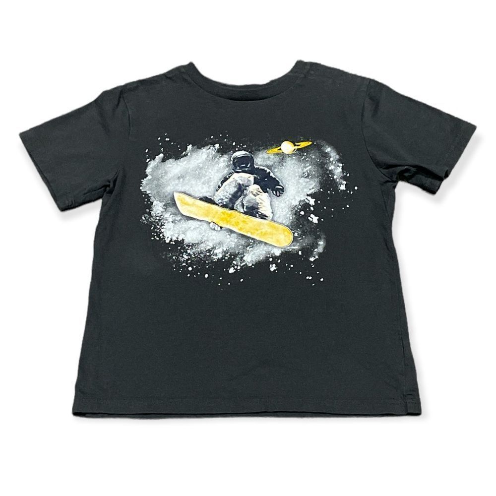 The children place boy’s shirt size 7